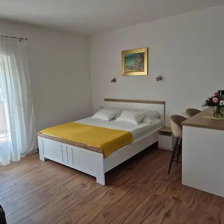 Ivanovski Apartment *