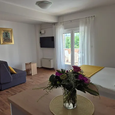 Ivanovski Apartment Rab Town